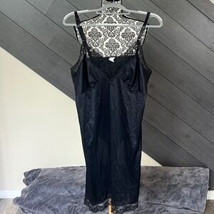 No Brand Vintage Black Slip w/ Lace MADE IN USA‎